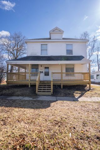306 W Robinson Street, Knoxville, IA 50138