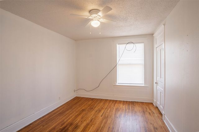 306 W Robinson Street, Knoxville, IA 50138