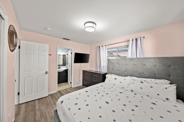 7330 Dorado St, Rio Linda, CA 95673