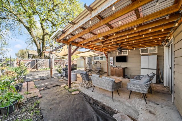 7330 Dorado St, Rio Linda, CA 95673