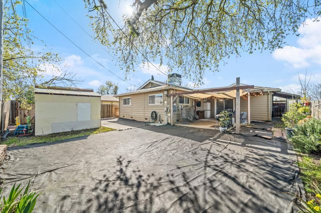 7330 Dorado St, Rio Linda, CA 95673