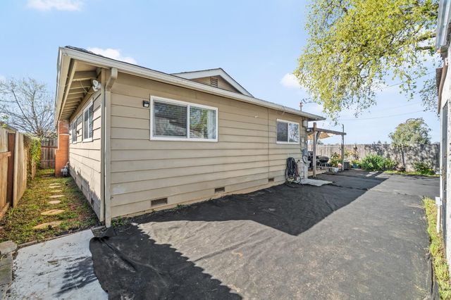 7330 Dorado St, Rio Linda, CA 95673