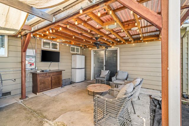 7330 Dorado St, Rio Linda, CA 95673