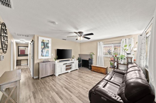 7330 Dorado St, Rio Linda, CA 95673