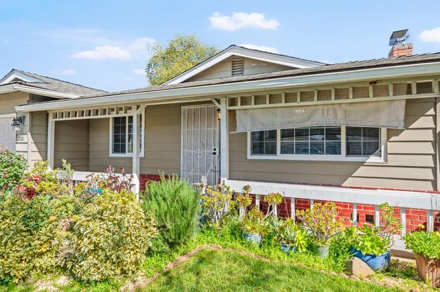 7330 Dorado St, Rio Linda, CA 95673