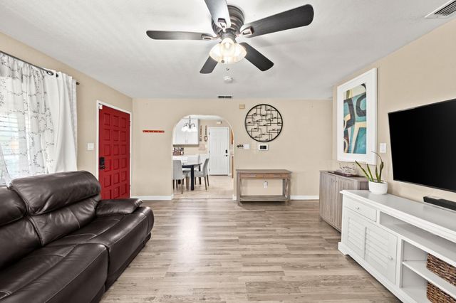 7330 Dorado St, Rio Linda, CA 95673