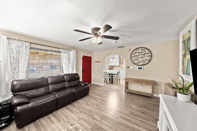 7330 Dorado St, Rio Linda, CA 95673