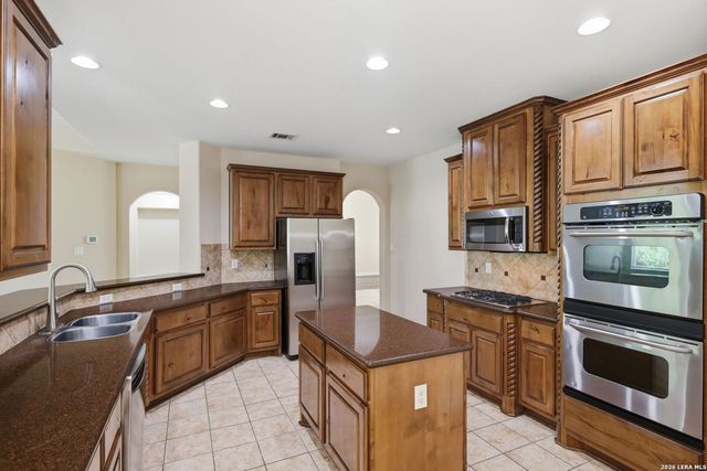 18711 Millhollow, San Antonio, TX 78258