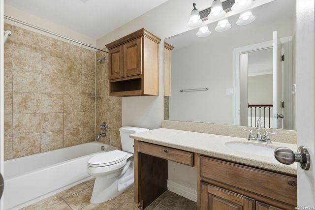 18711 Millhollow, San Antonio, TX 78258