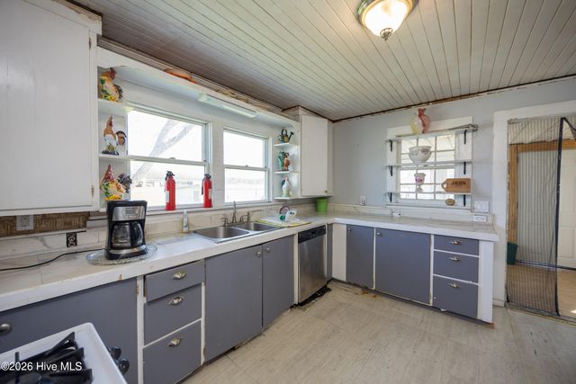 47 Enoch Road, Clinton, NC 28328