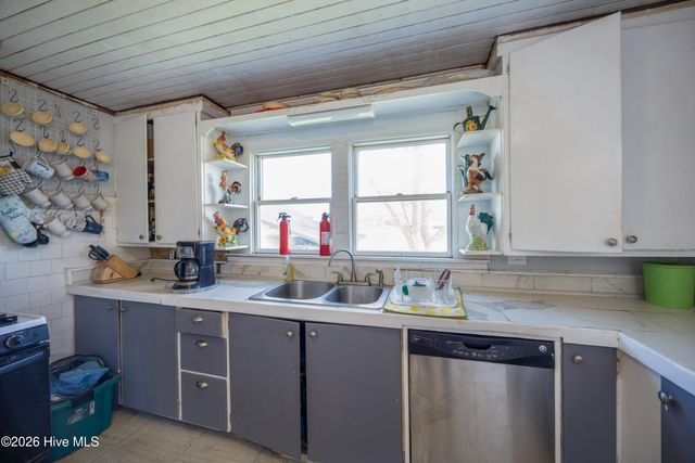 47 Enoch Road, Clinton, NC 28328