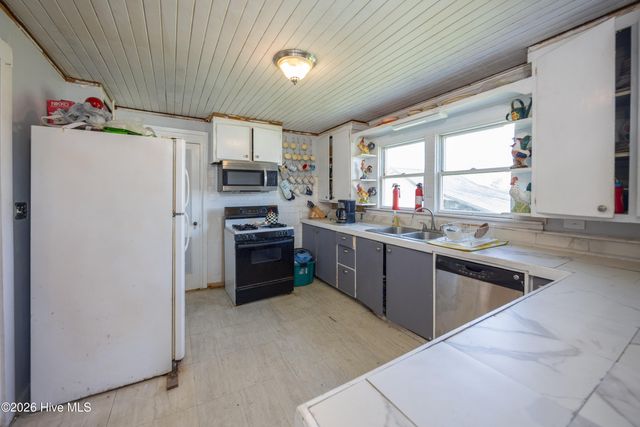 47 Enoch Road, Clinton, NC 28328