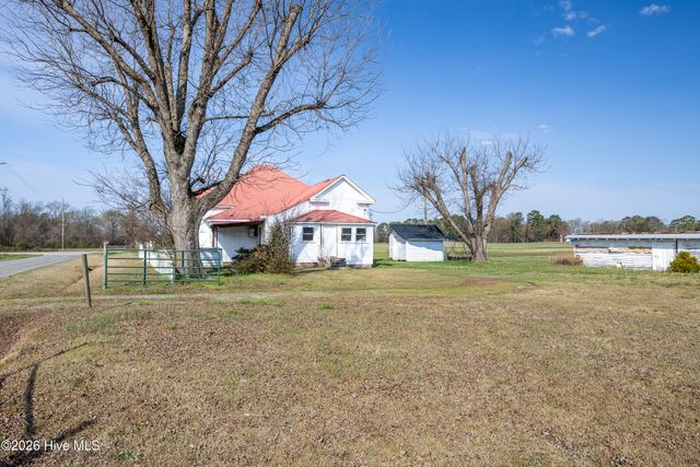 47 Enoch Road, Clinton, NC 28328