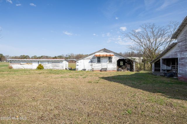 47 Enoch Road, Clinton, NC 28328