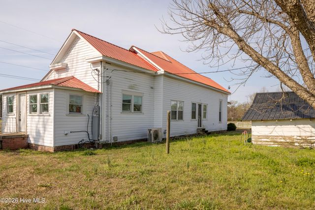 47 Enoch Road, Clinton, NC 28328