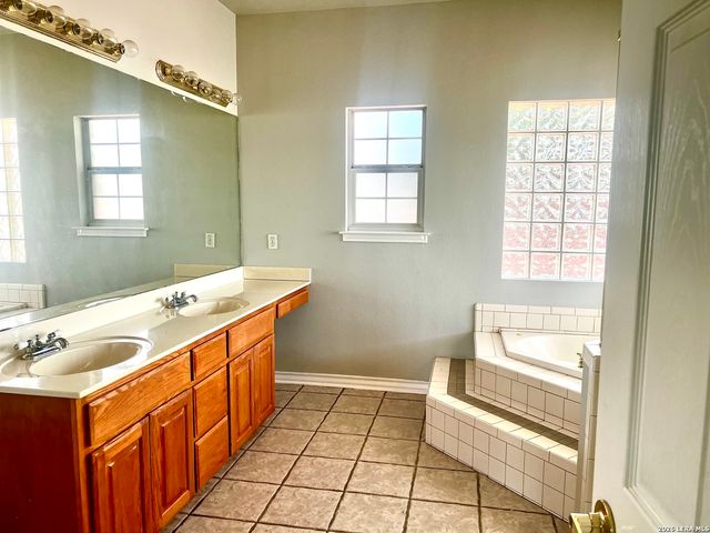 1816 Shepherds, Bulverde, TX 78163