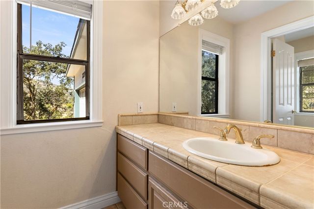 2210 Cedar Hill Way, Lakeport, CA 95453