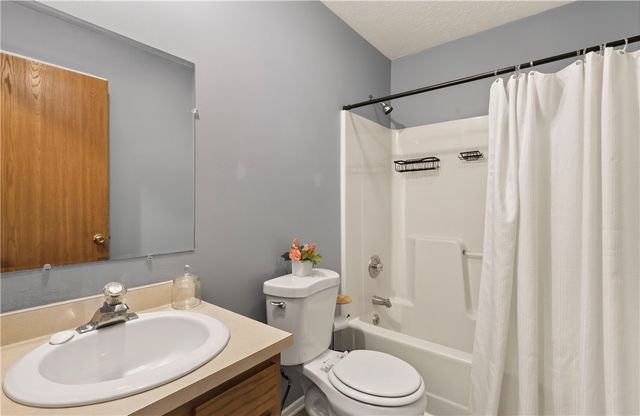 41 Honey Bunch Lane, Irondequoit, NY 14609
