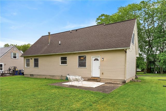 41 Honey Bunch Lane, Irondequoit, NY 14609