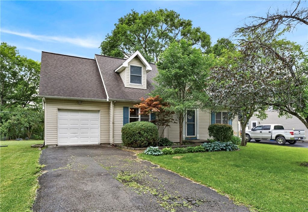 41 Honey Bunch Lane, Irondequoit, NY 14609