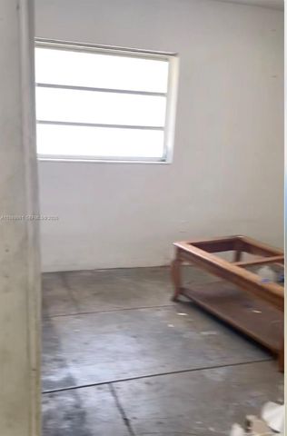 1268 SW 4th St, Miami, FL 33135