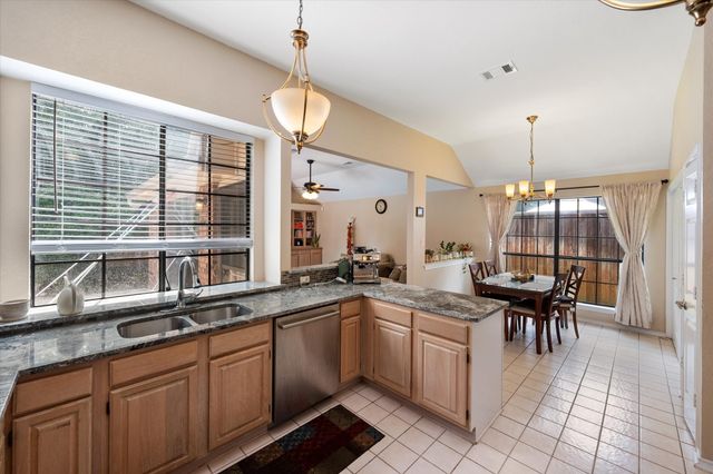 4137 Mapleridge Drive, Grapevine, TX 76051