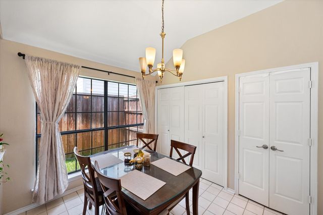 4137 Mapleridge Drive, Grapevine, TX 76051