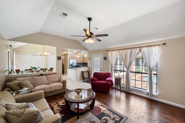 4137 Mapleridge Drive, Grapevine, TX 76051
