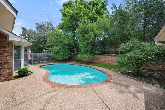 4137 Mapleridge Drive, Grapevine, TX 76051