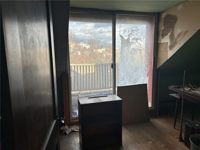 301 Meredith St, Carrick, PA 15210