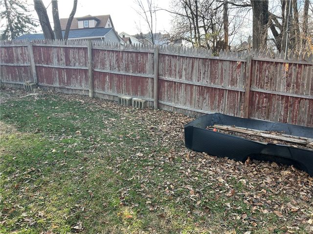 301 Meredith St, Carrick, PA 15210