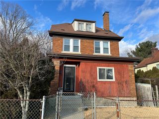 301 Meredith St, Carrick, PA 15210