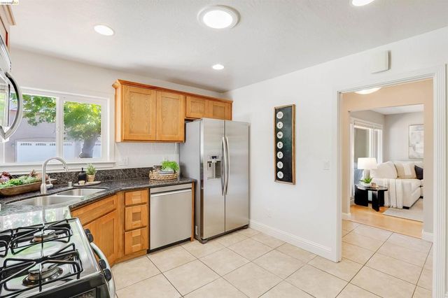 346 Valley View Rd, Pleasant Hill, CA 94523