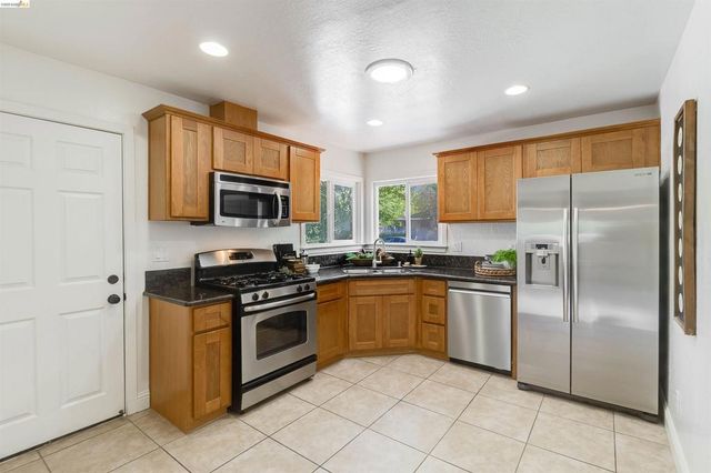 346 Valley View Rd, Pleasant Hill, CA 94523