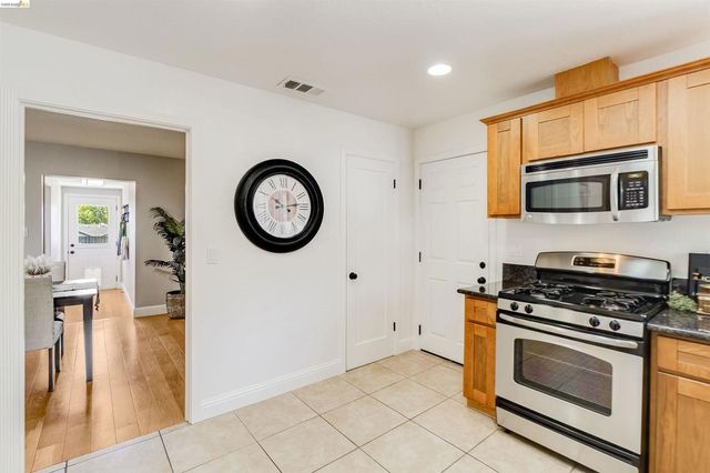 346 Valley View Rd, Pleasant Hill, CA 94523