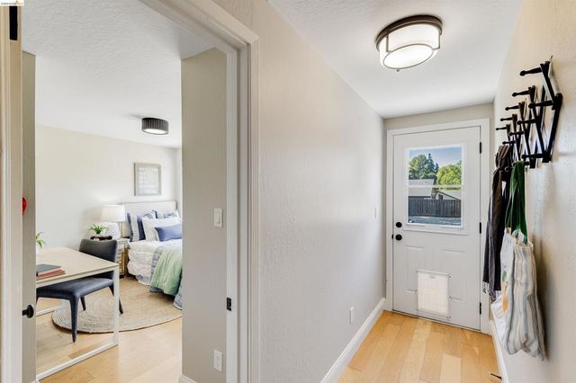 346 Valley View Rd, Pleasant Hill, CA 94523