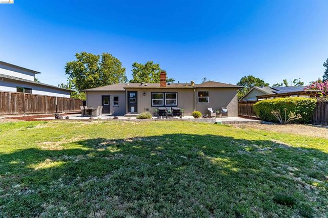 346 Valley View Rd, Pleasant Hill, CA 94523