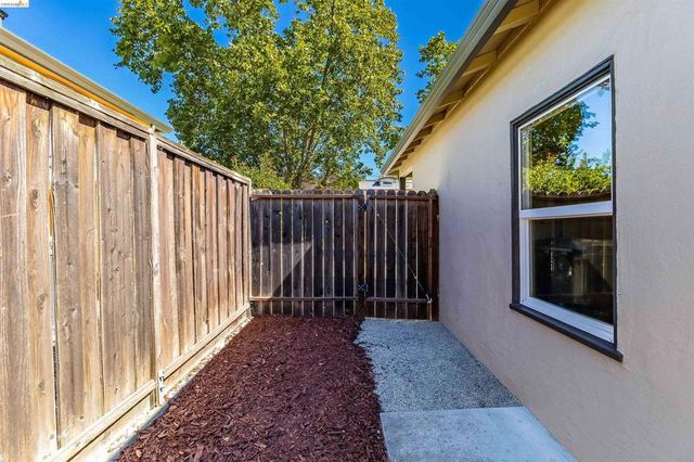 346 Valley View Rd, Pleasant Hill, CA 94523