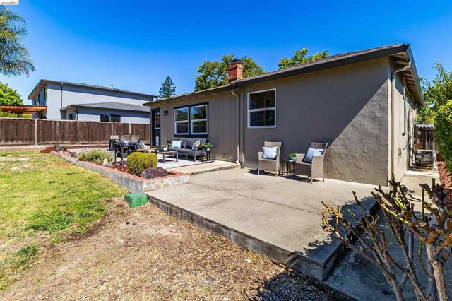 346 Valley View Rd, Pleasant Hill, CA 94523