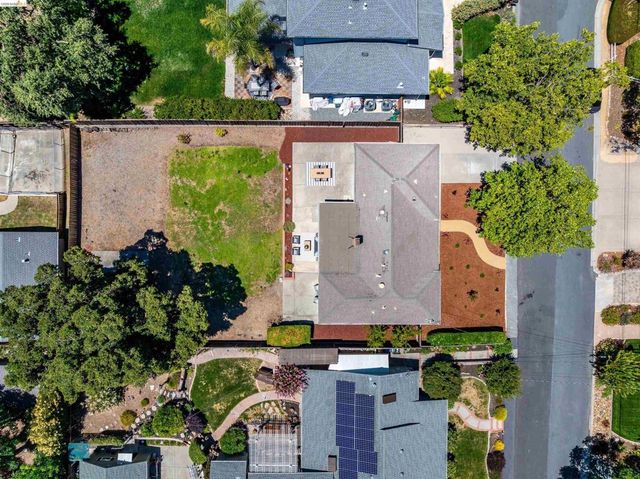 346 Valley View Rd, Pleasant Hill, CA 94523