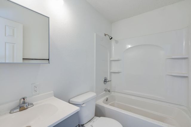 1613 E Del Mar St, Wichita, KS 67216