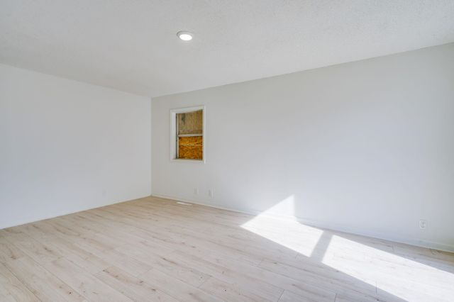 1613 E Del Mar St, Wichita, KS 67216