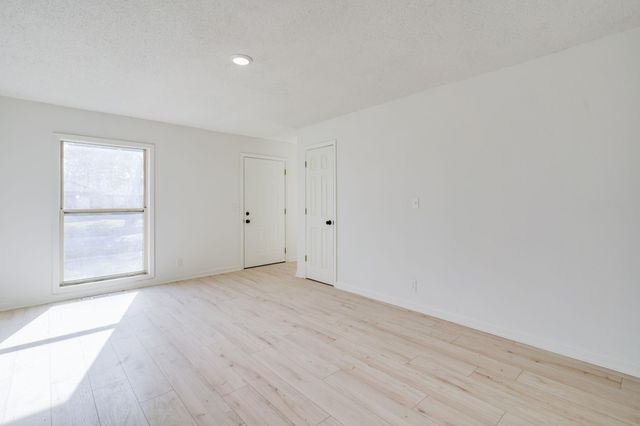 1613 E Del Mar St, Wichita, KS 67216