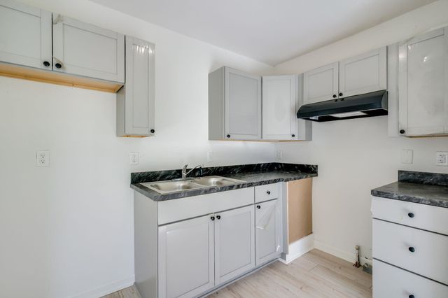 1613 E Del Mar St, Wichita, KS 67216