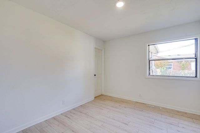 1613 E Del Mar St, Wichita, KS 67216