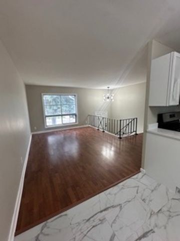 221 Murphy Drive, Romeoville, IL 60446