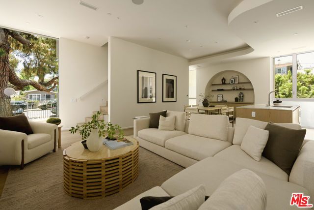 1119 Sanborn Avenue, Los Angeles, CA 90029