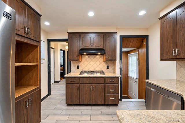 131 N 5th Street, New Hyde Park, NY 11040