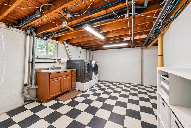 131 N 5th Street, New Hyde Park, NY 11040