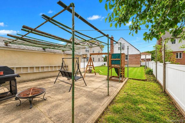 131 N 5th Street, New Hyde Park, NY 11040